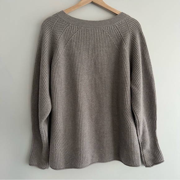 Club Monaco 100% Cashmere V-Neck Sweater Womens Size Large - Picture 7 of 15
